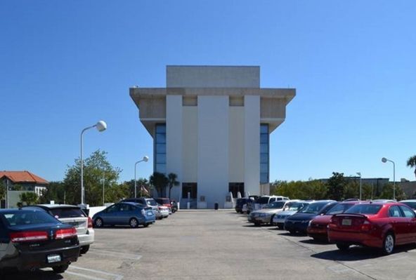 Downtown Wells Fargo Building: 104 N Main St, Gainesville, FL 32601